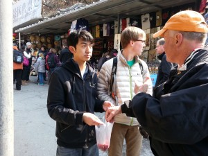 Students bargaining at the silk and pearl markets.